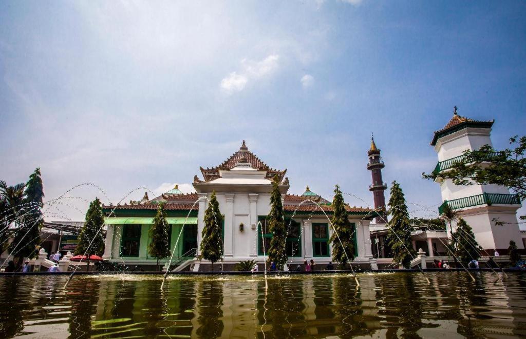 Oyo 2025 Wisma Musdalifa Palembang Exteriér fotografie